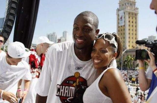 申花官方：今日一线队收假集结训练，阿苏埃、陈晋一等未归队（申花通报：一线队今日收假集训，阿苏埃、陈晋一等仍未归队）