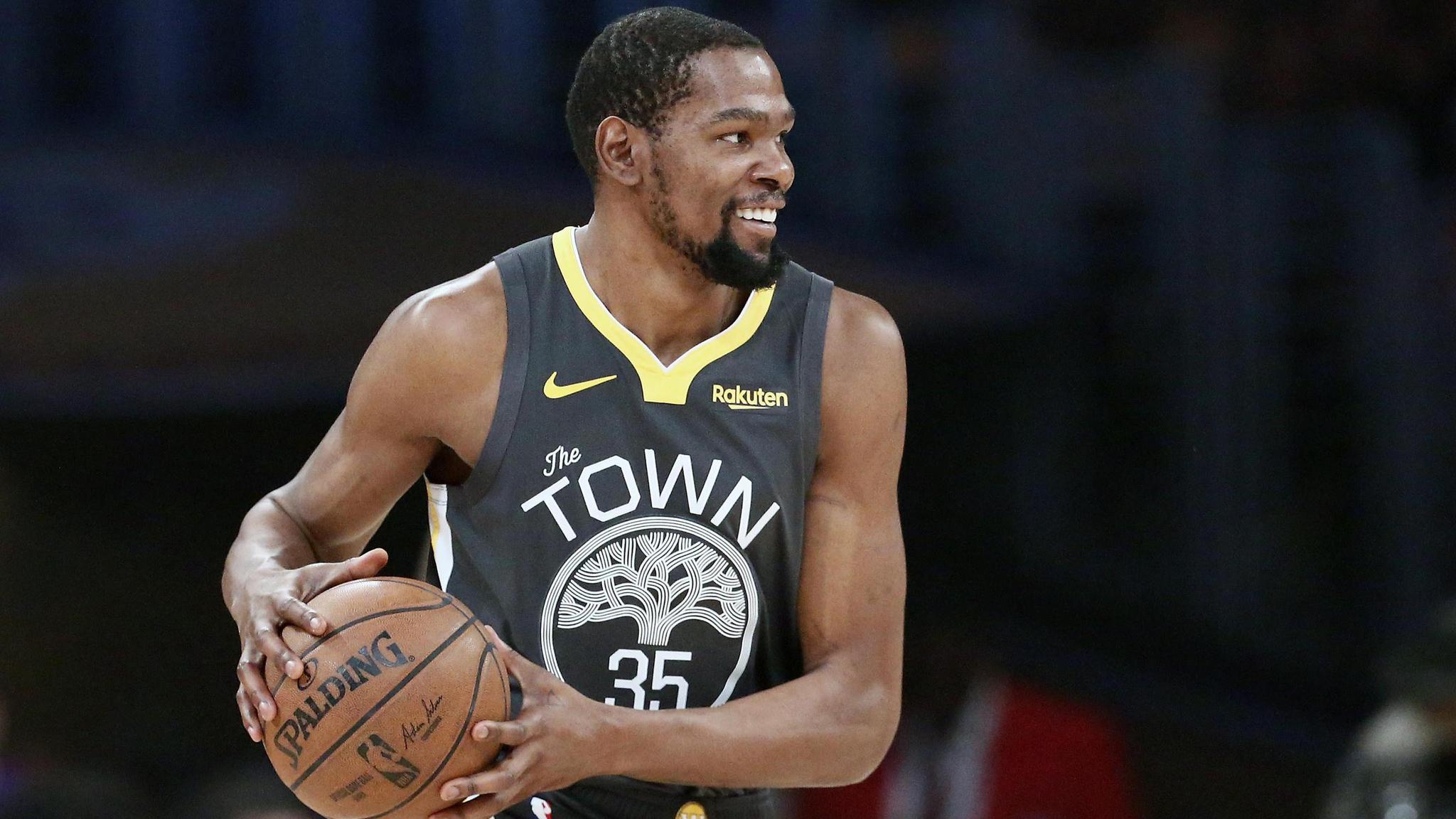 恩比德单节怒砍14分，三节33分已刷新赛季新高（恩比德单节轰下14分，三节33分刷新本季个人新高）